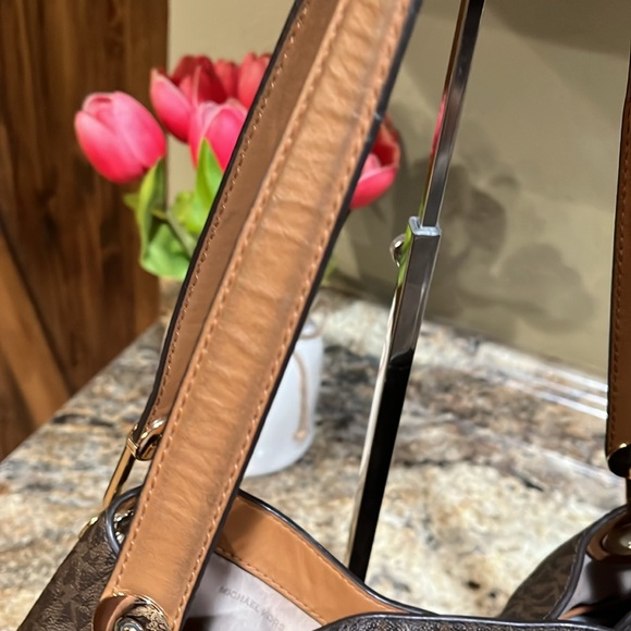 Michael Kors EUC Raven Logo Shoulder Bag Brown Gold - Picture 7 of 12